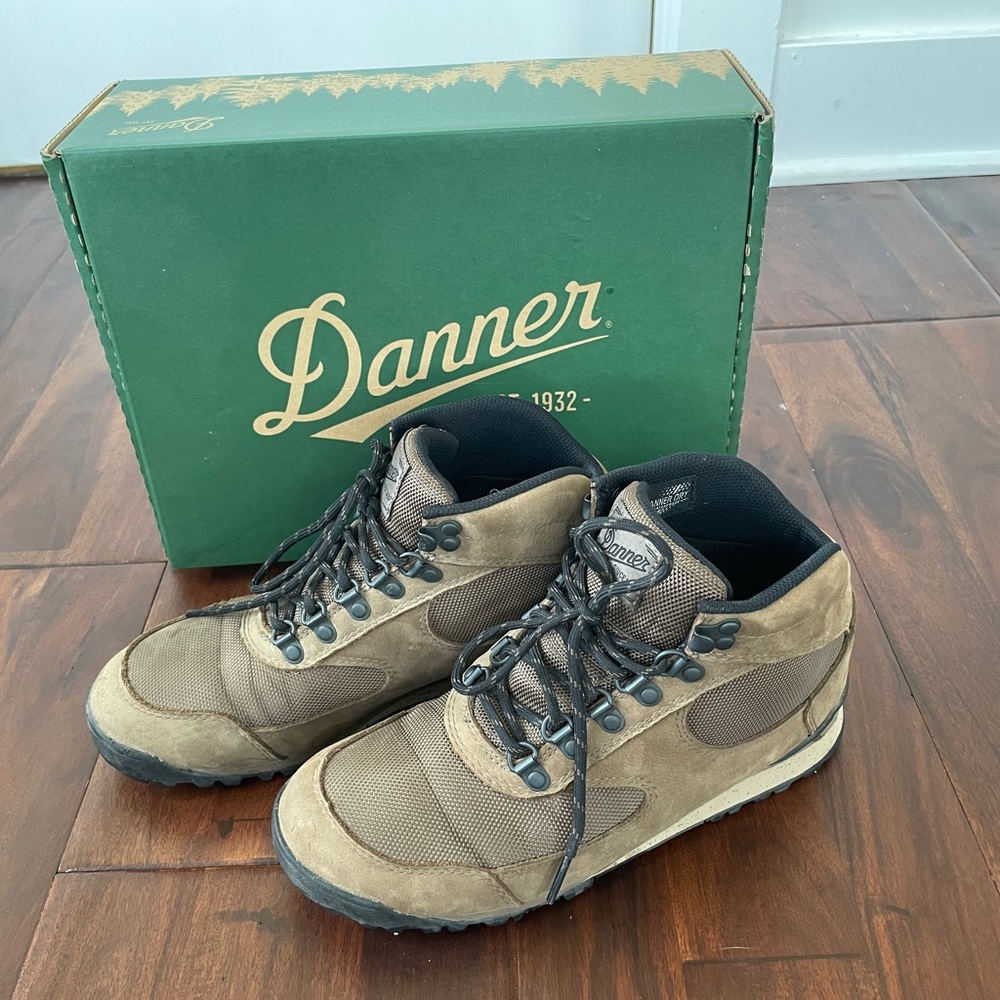 Danner Jag Womens waterproof hiking boots 7.5 Sandy Taupe
